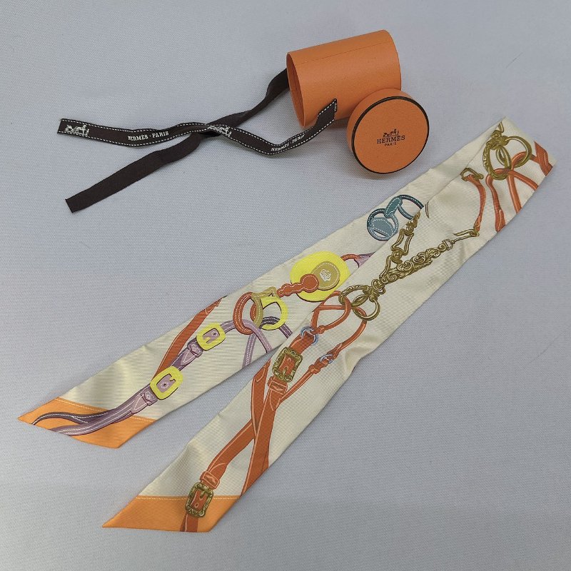 HERMES 全新Twilly馬術意象絲巾-1