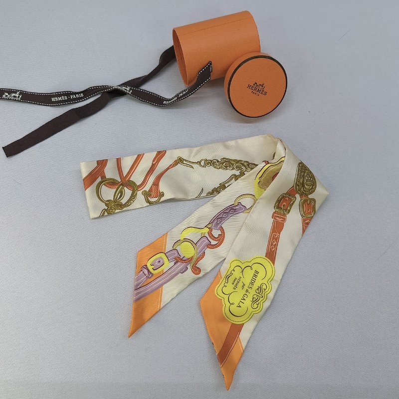 HERMES 全新Twilly馬術意象絲巾-3
