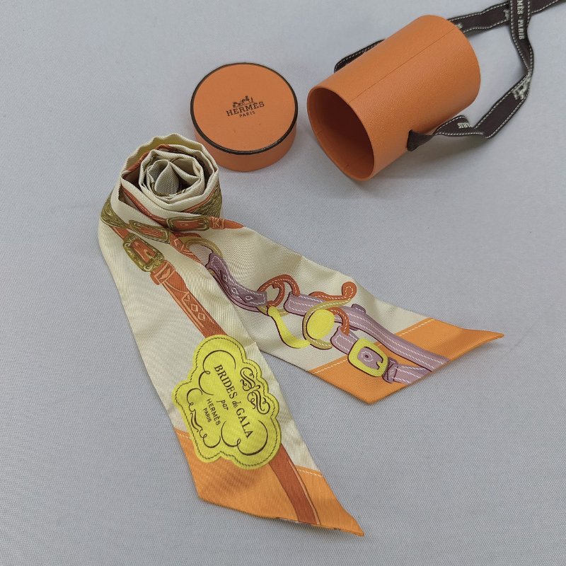 HERMES 全新Twilly馬術意象絲巾-4