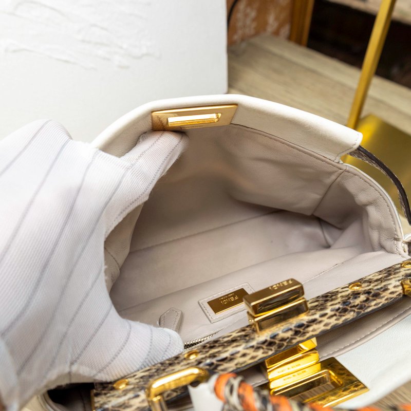 FENDI 躲貓貓 米白-3