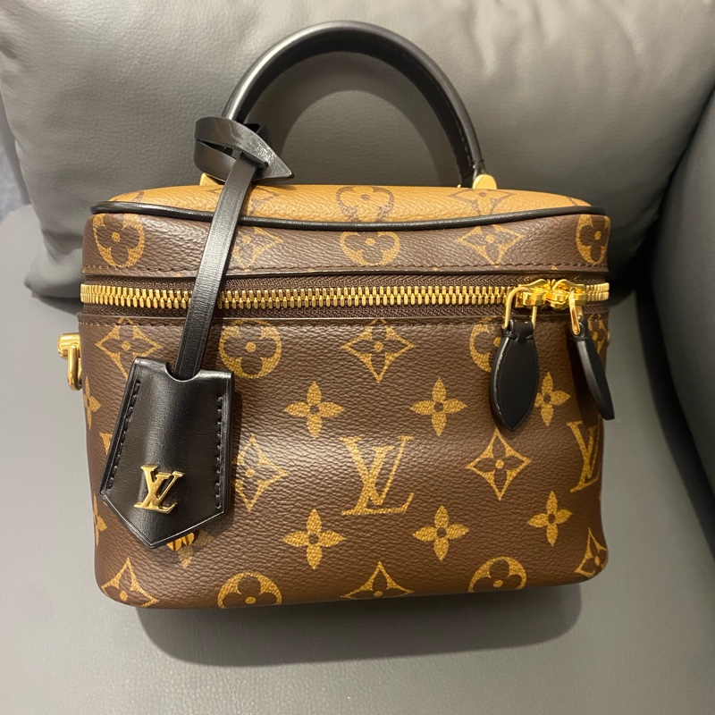 Vanity PM 洗漱方包-7