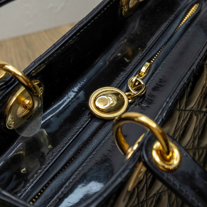 Lady Dior 戴妃包五格黑色漆皮金扣-8