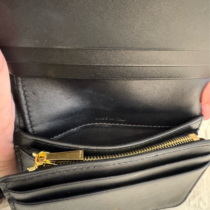 Celine黑色金凱旋門釦式短夾-35