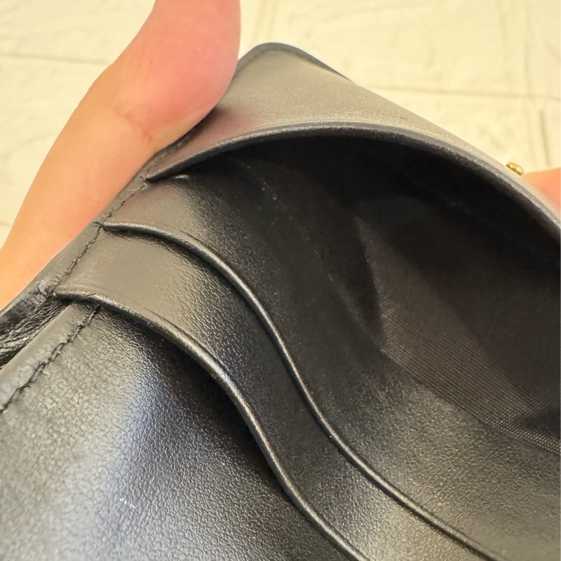Celine黑色金凱旋門釦式短夾-36