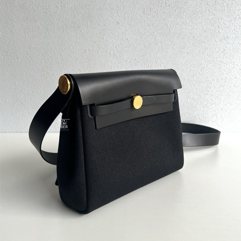 閒置新有購證🙌🏻 Hermès 愛馬仕 Mini Herbag 黑色金釦-1