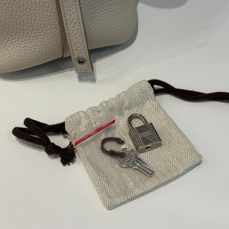 閒置新✨ Hermès 愛馬仕 Picotin18 冰川白銀釦-21