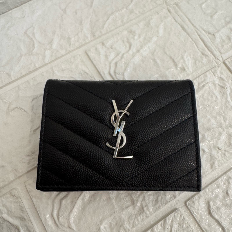 YSL黑色山型紋銀logo釦式短夾-1