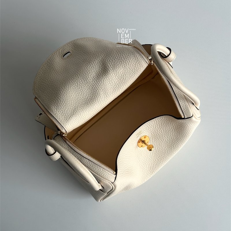 99新🆕 全配有購證 Hermès 愛馬仕 Lindy 26 奶油白金釦-6