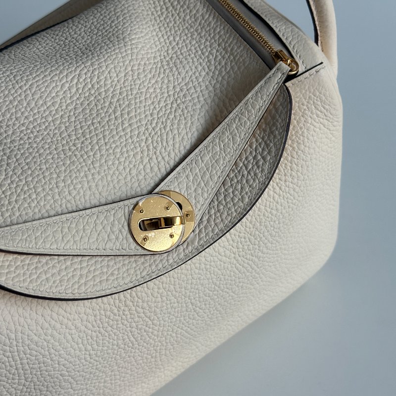 99新🆕 全配有購證 Hermès 愛馬仕 Lindy 26 奶油白金釦-17