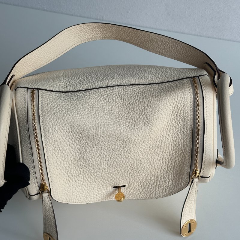 99新🆕 全配有購證 Hermès 愛馬仕 Lindy 26 奶油白金釦-18
