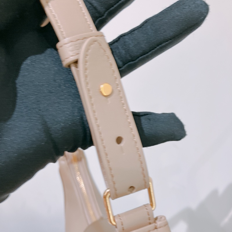 TK1813 塞琳 半月 凱旋門 中號 腋下包 奶茶 光滑牛皮 Celine Ava Triomphe Bag Medium-9