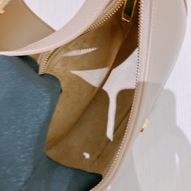 TK1813 塞琳 半月 凱旋門 中號 腋下包 奶茶 光滑牛皮 Celine Ava Triomphe Bag Medium-15