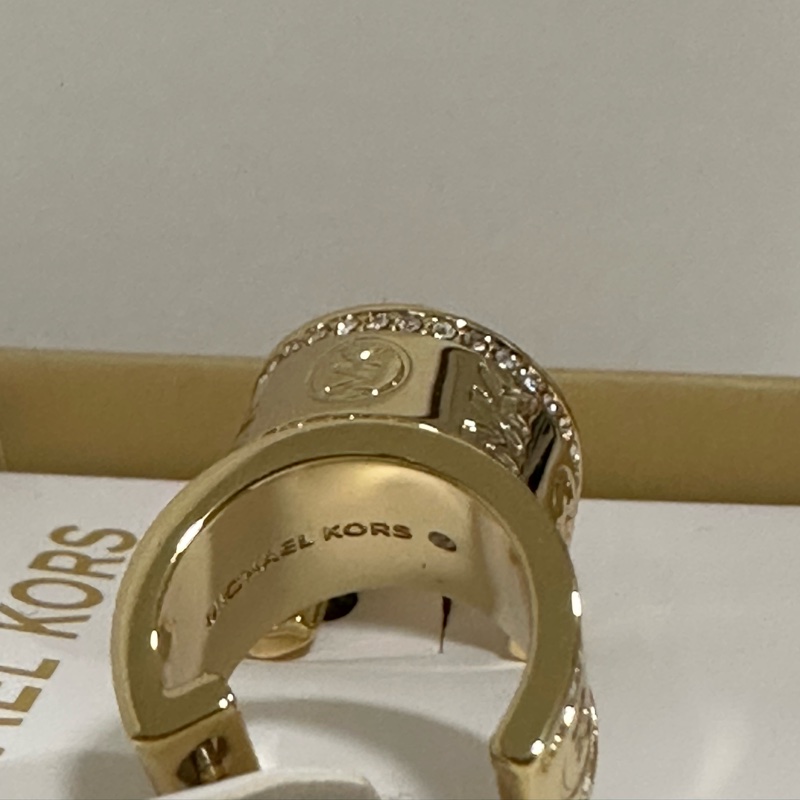 Michael Kors 鍍金水晶鑲嵌標誌開口耳環-10