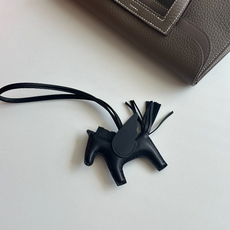 全新💖 Hermès 愛馬仕 So Black 小飛馬 PM-4