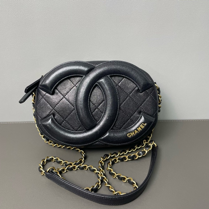 Chanel 黑金牛皮 限量秀款 雙C大logo 29開 尺寸約20x13-0