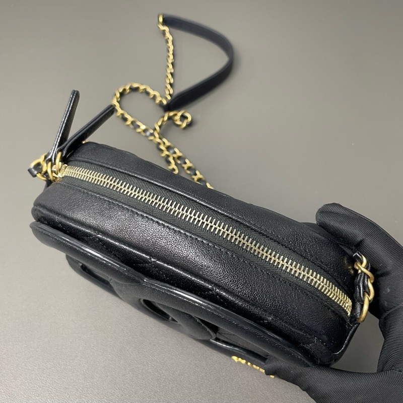 Chanel 黑金牛皮 限量秀款 雙C大logo 29開 尺寸約20x13-9