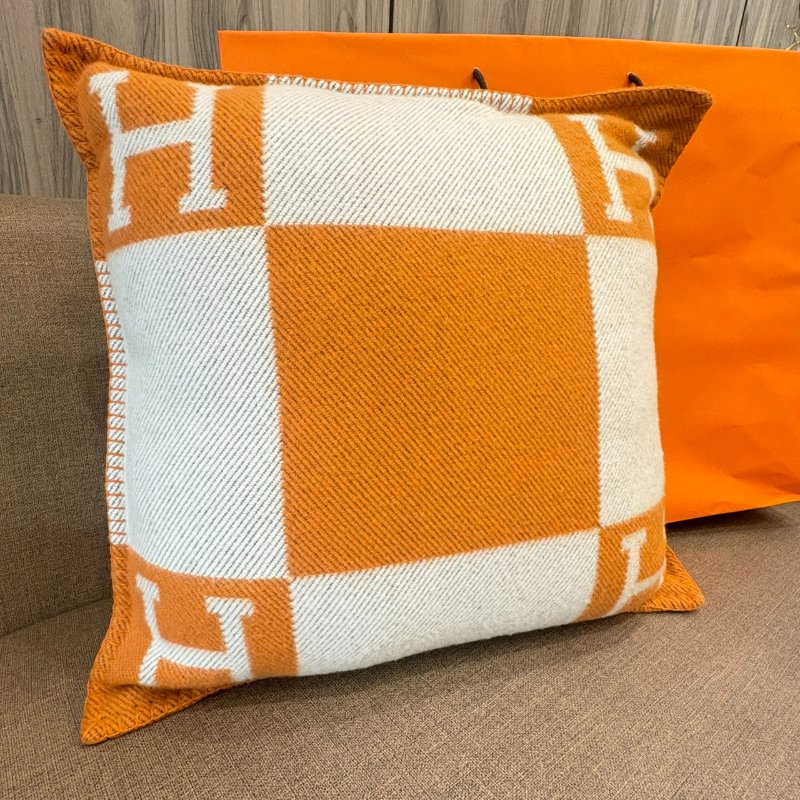 *SHIHNA名牌精品* HERMÈS 愛馬仕 Avalon H 喀什米爾羊毛抱枕-0