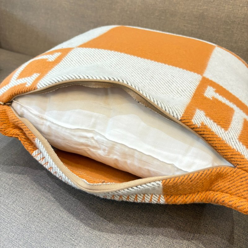 *SHIHNA名牌精品* HERMÈS 愛馬仕 Avalon H 喀什米爾羊毛抱枕-5