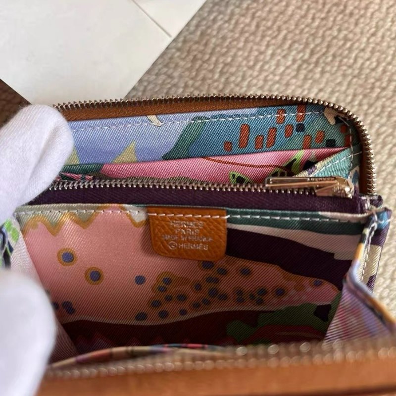 *SHIHNA名牌精品*HERMÈS 愛馬仕 Silk'In Compact 錢包(棕色)-1