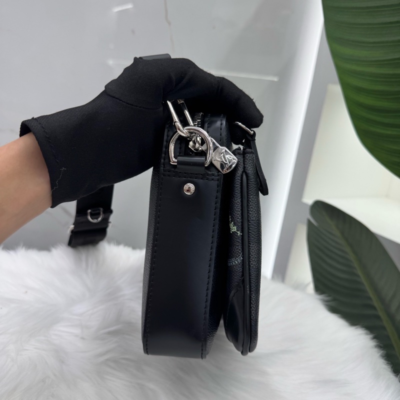 Louis Vuitton 限定三合一芯片款郵差斜挎包 黑色棋盤格配動物印花 尺寸約25X4.5x18cm-2