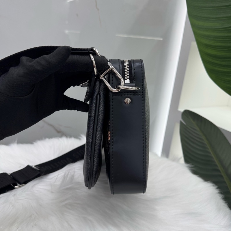 Louis Vuitton 限定三合一芯片款郵差斜挎包 黑色棋盤格配動物印花 尺寸約25X4.5x18cm-3