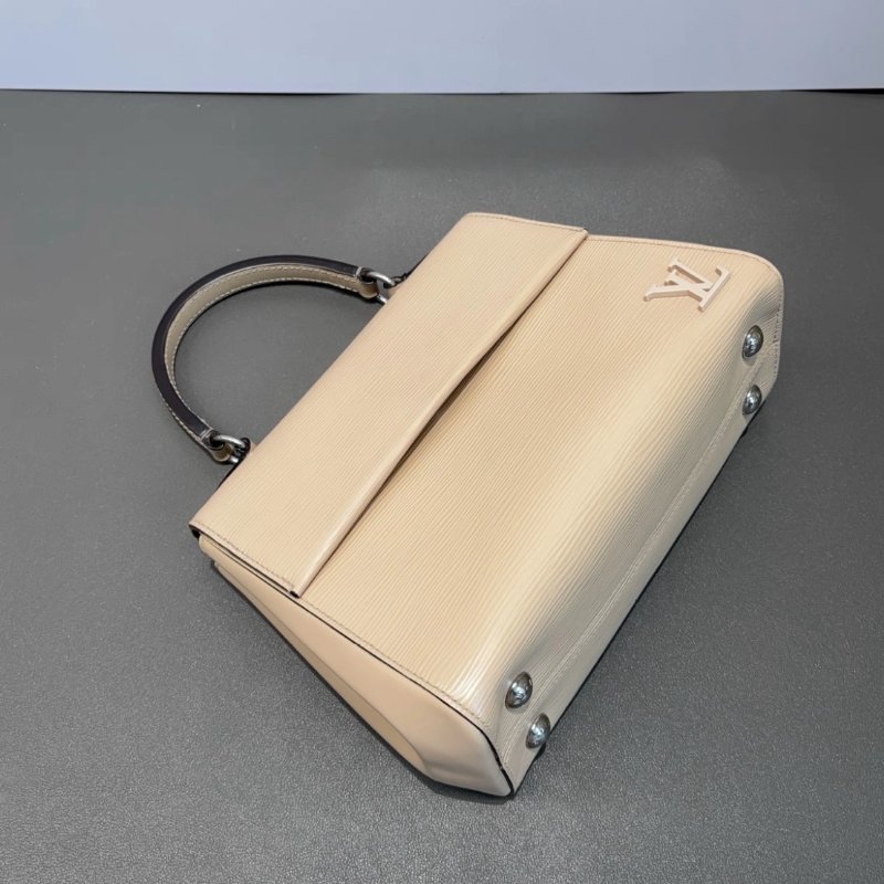 ✨LV CLUNY水波紋銀扣手提肩背斜背包25*20*10 98新配件塵袋-1