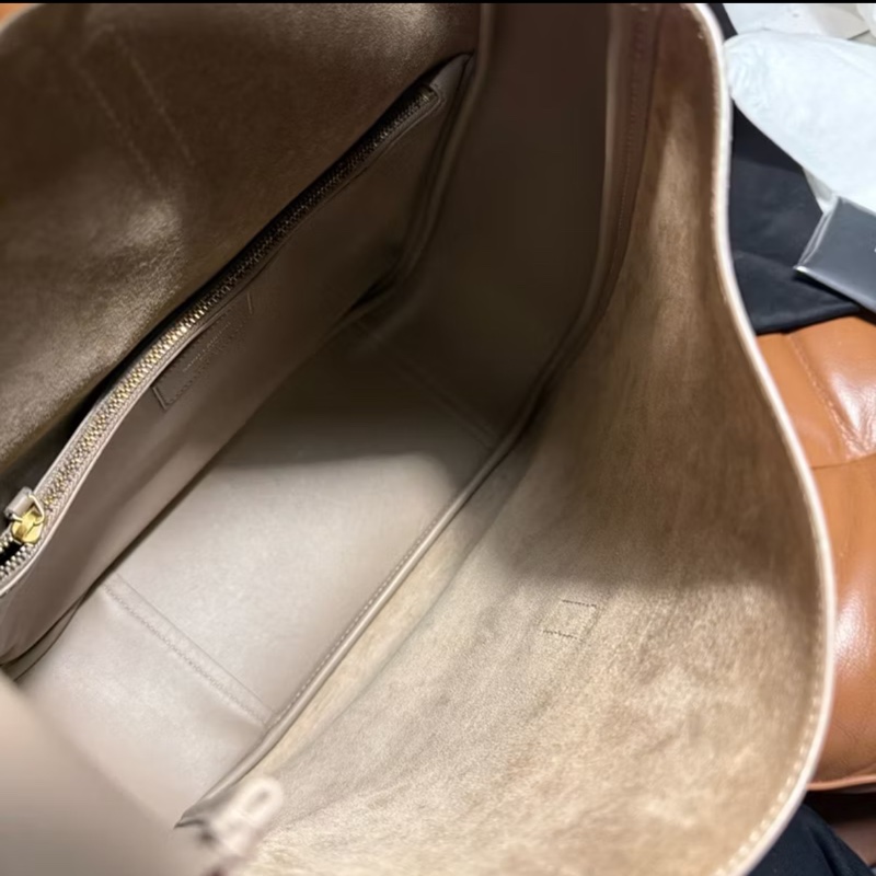 YSL LE 5 À 7粒面皮革柔軟大型手袋 大象灰 HOBO-5