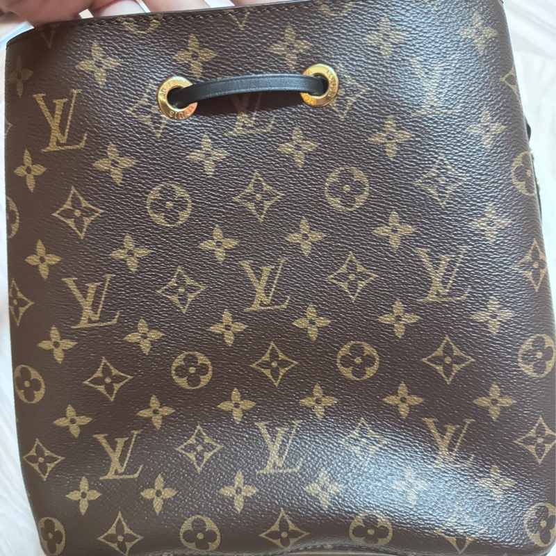 二手 LV NEONOE 水桶包 保證 M44020 黑色-2