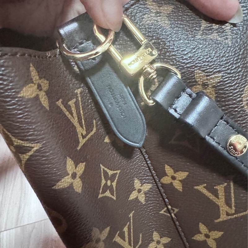 二手 LV NEONOE 水桶包 保證 M44020 黑色-5