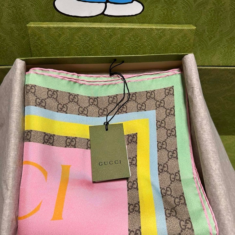 Gucci絲巾-1