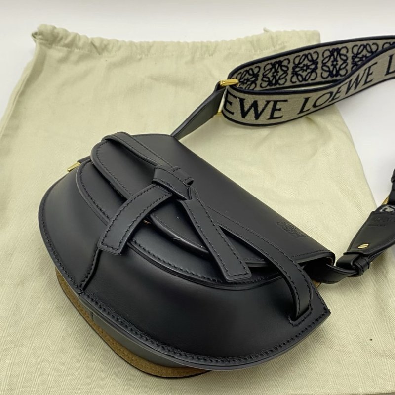 LOEWE 黑金gate馬鞍肩背斜背包21*13*9.5 98新配件塵袋-3