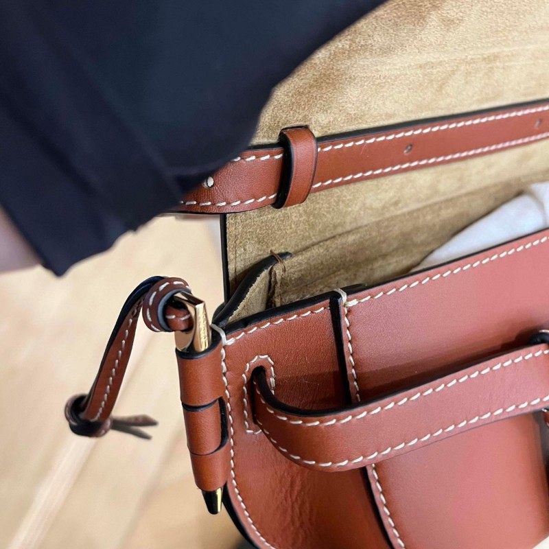 LOEWE Mini Gate 焦糖色-16
