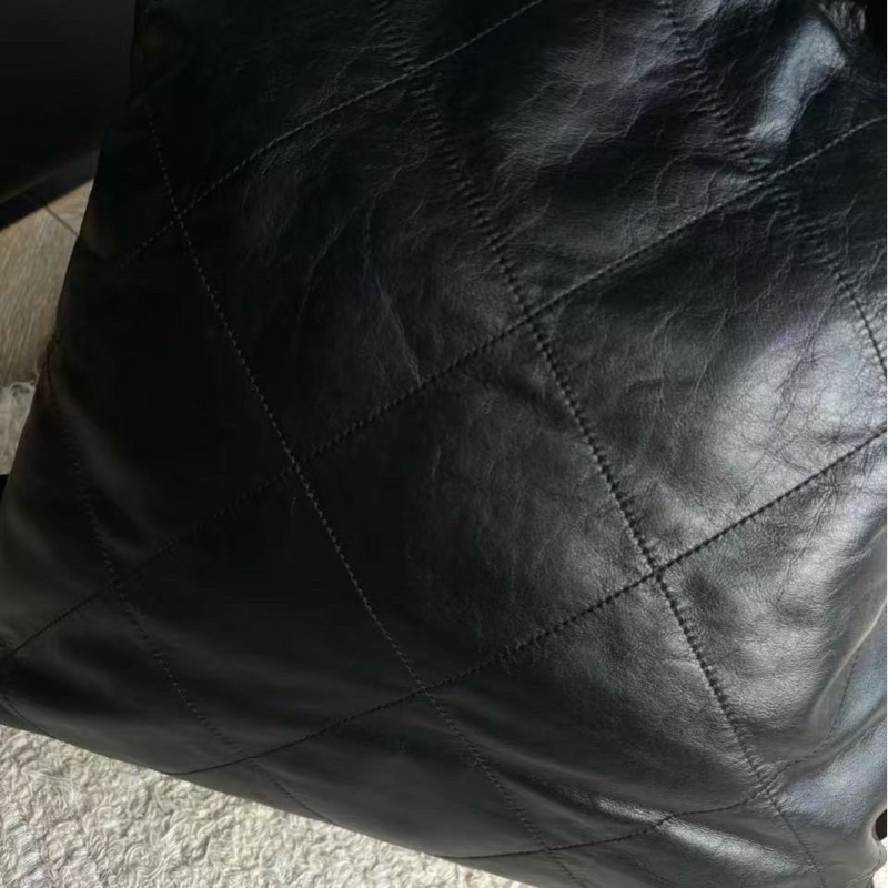 Chanel 22黑銀中號後背包-4