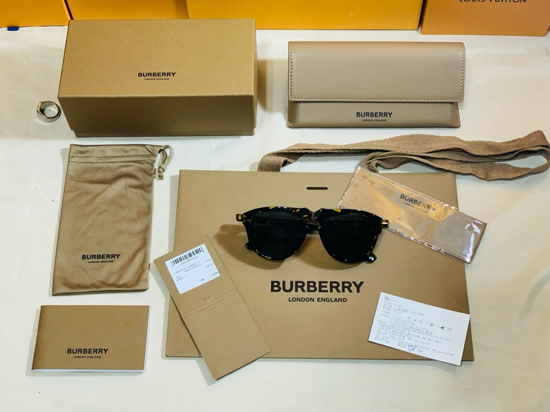 🎁全新盒裝新款Burberry 巴寶莉 斑駁質感太陽眼鏡 墨鏡-1