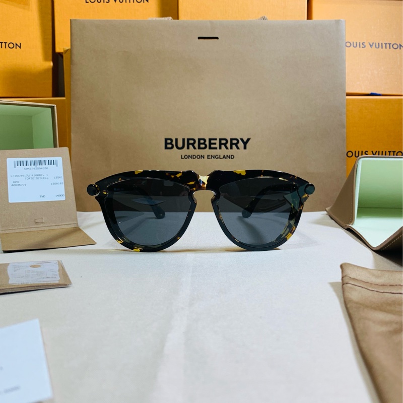 🎁全新盒裝新款Burberry 巴寶莉 斑駁質感太陽眼鏡 墨鏡-4