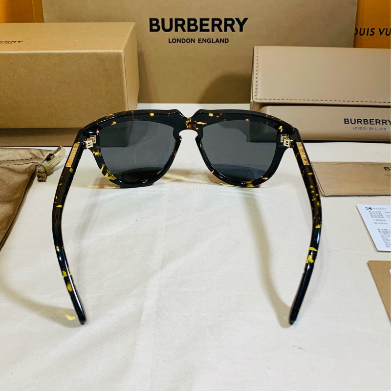 🎁全新盒裝新款Burberry 巴寶莉 斑駁質感太陽眼鏡 墨鏡-8