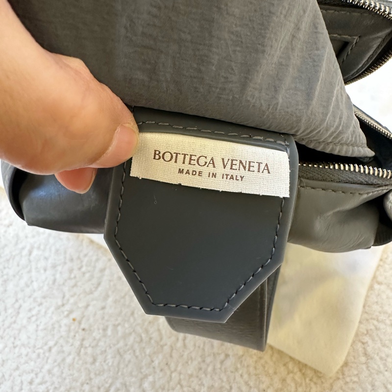 葆蝶家Bottega Veneta BV膠囊系列蠟皮胸包帶票-7