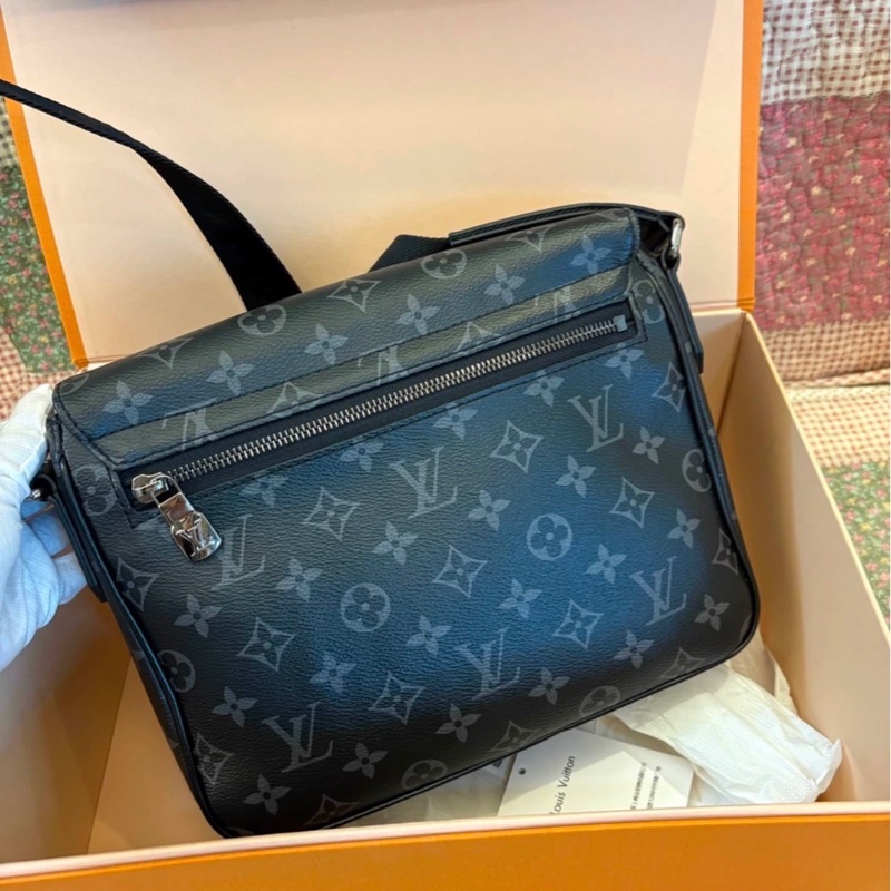 日常實用款😍Lv District PM黑色老花翻蓋郵差包單肩斜挎包👜-10