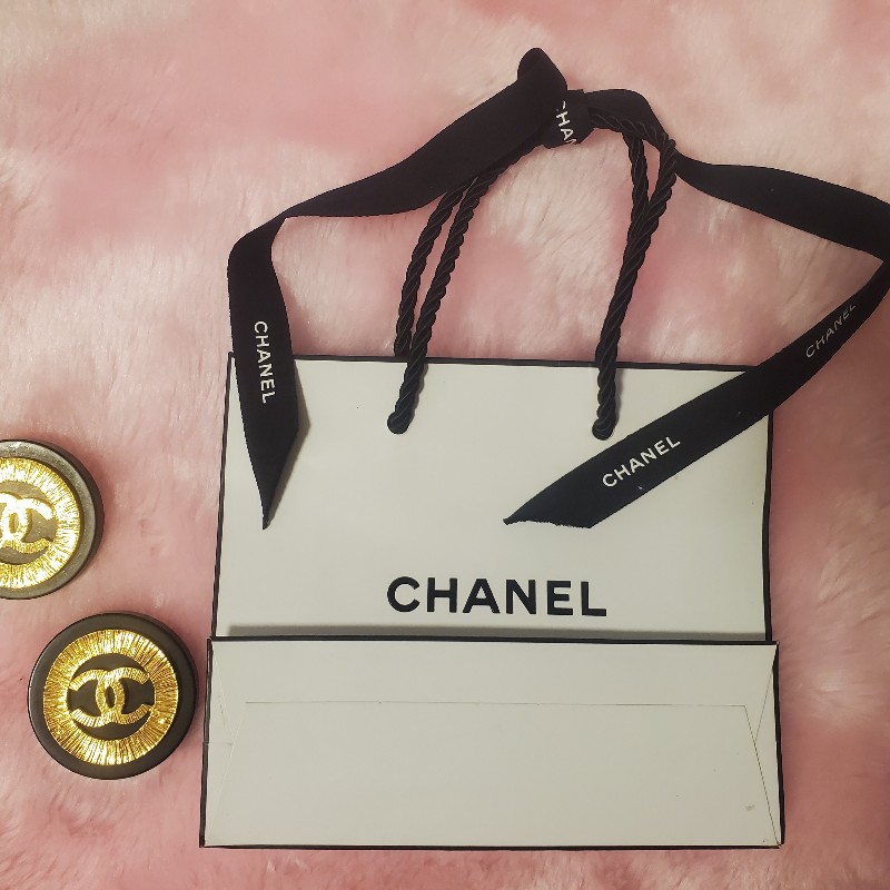 香奈兒夾式耳環。早期精品。市面罕見-0