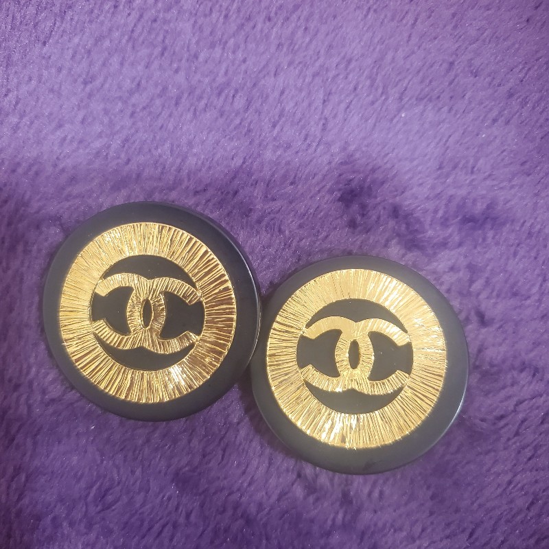 香奈兒夾式耳環。早期精品。市面罕見-1