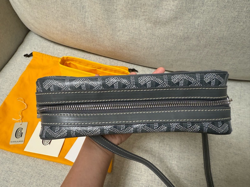 goyard camera bag cap vert-3
