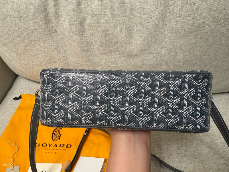 goyard camera bag cap vert-4