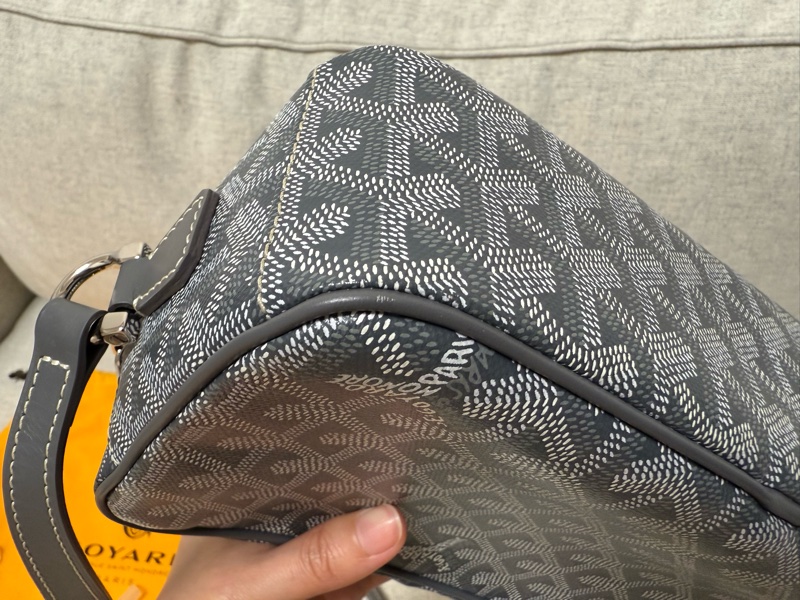 goyard camera bag cap vert-10