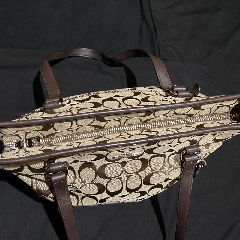 Coach經典logo銀釦棕26cm拉鍊托特包-20