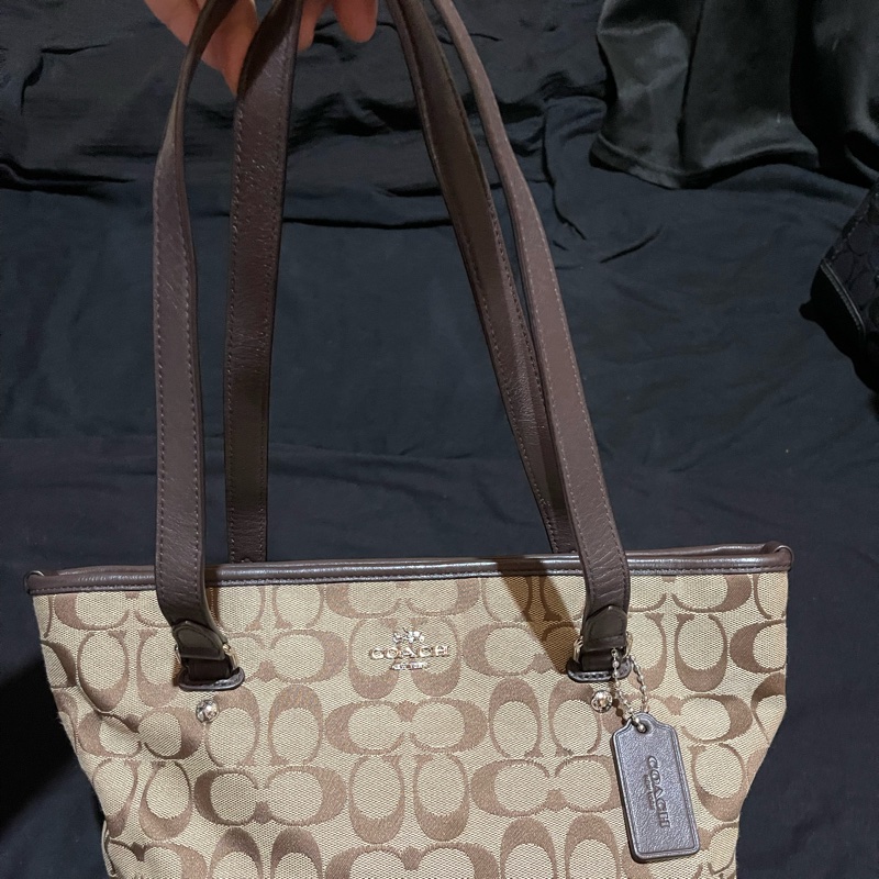 Coach經典logo銀釦棕26cm拉鍊托特包-30