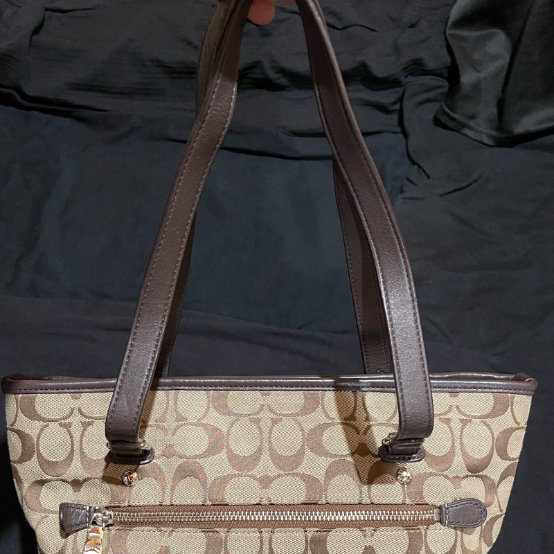 Coach經典logo銀釦棕26cm拉鍊托特包-31