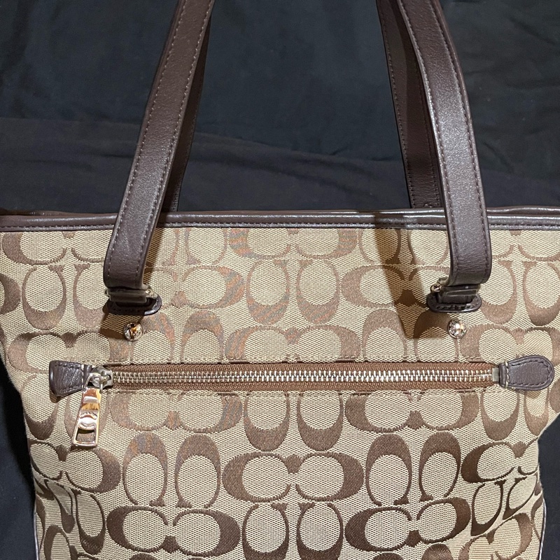 Coach經典logo銀釦棕26cm拉鍊托特包-33