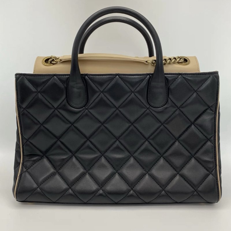 ✨CHANEL 黑金浮雕字母翻蓋手提托特包 35*23*13  98新配件塵袋-6