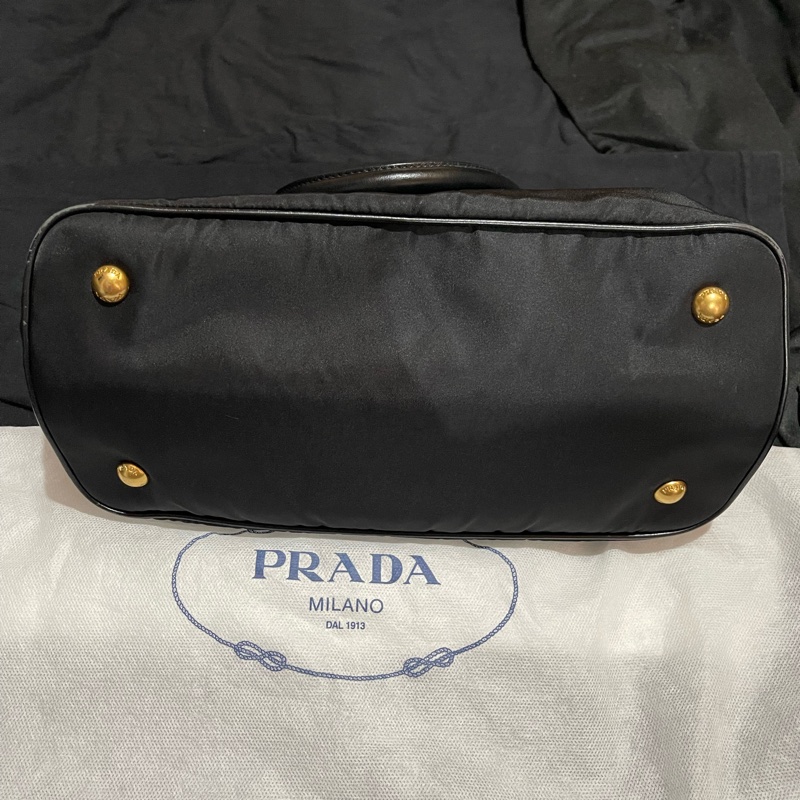 Prada經典尼龍手提包-8
