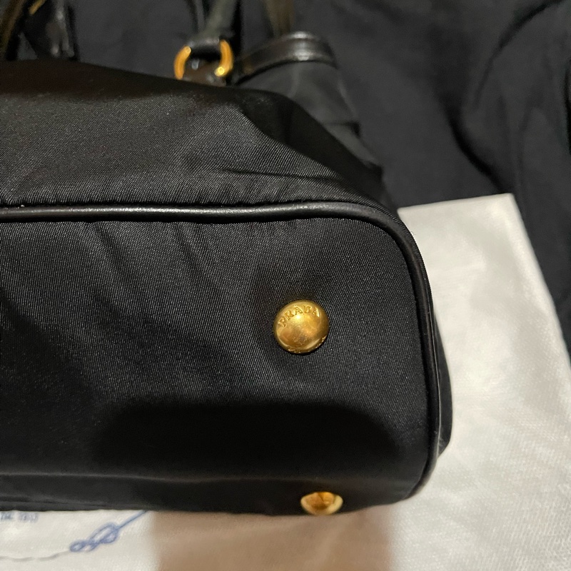 Prada經典尼龍手提包-13